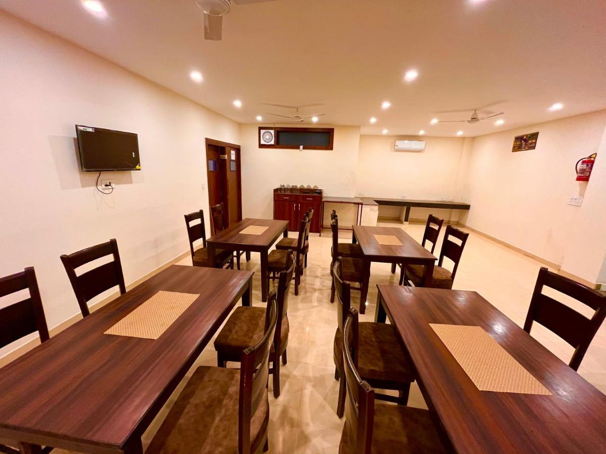 Hotel Prayag Inn Haridwār Exteriör bild