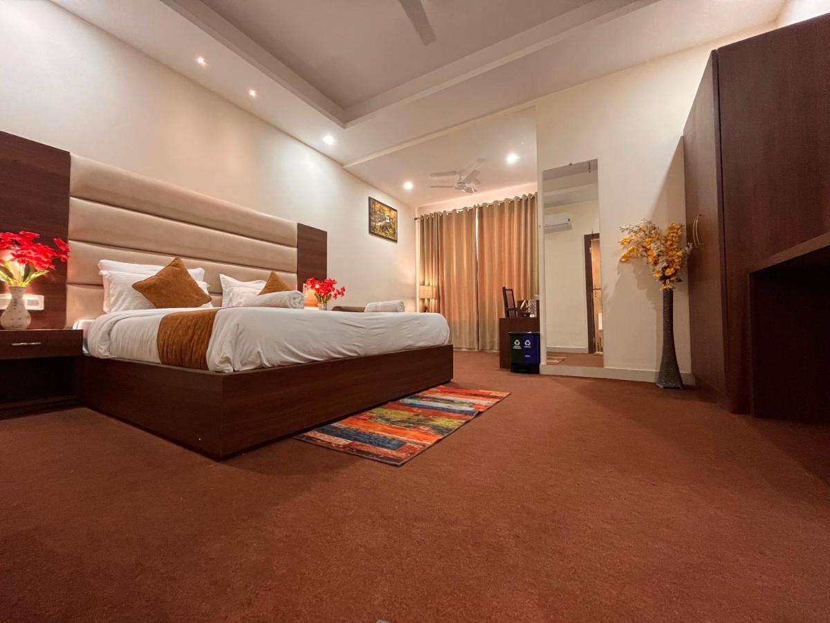 Hotel Prayag Inn Haridwār Exteriör bild